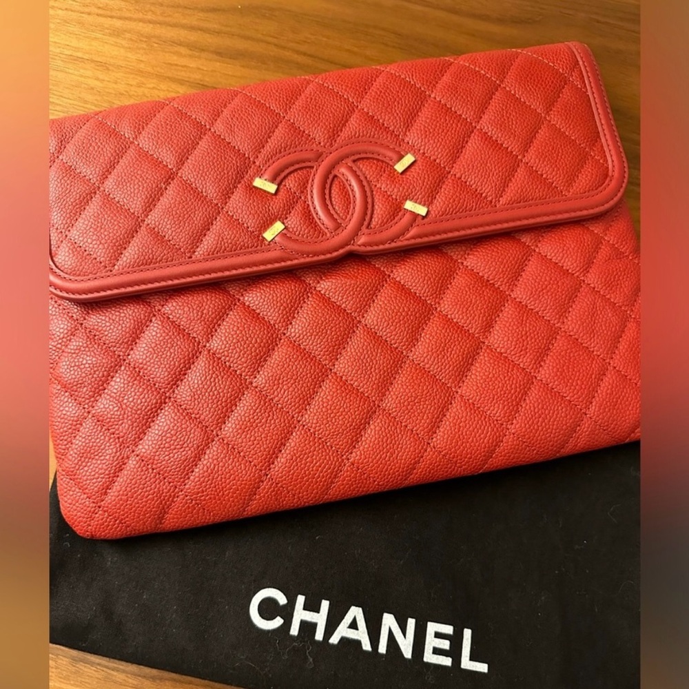 Chanel clutch
